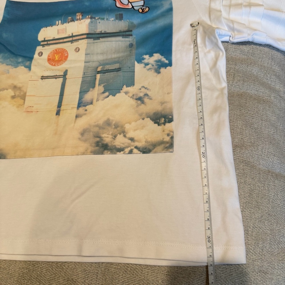 Louis Vuitton White Graphic Short Sleeve Tee - Picture 13 of 14